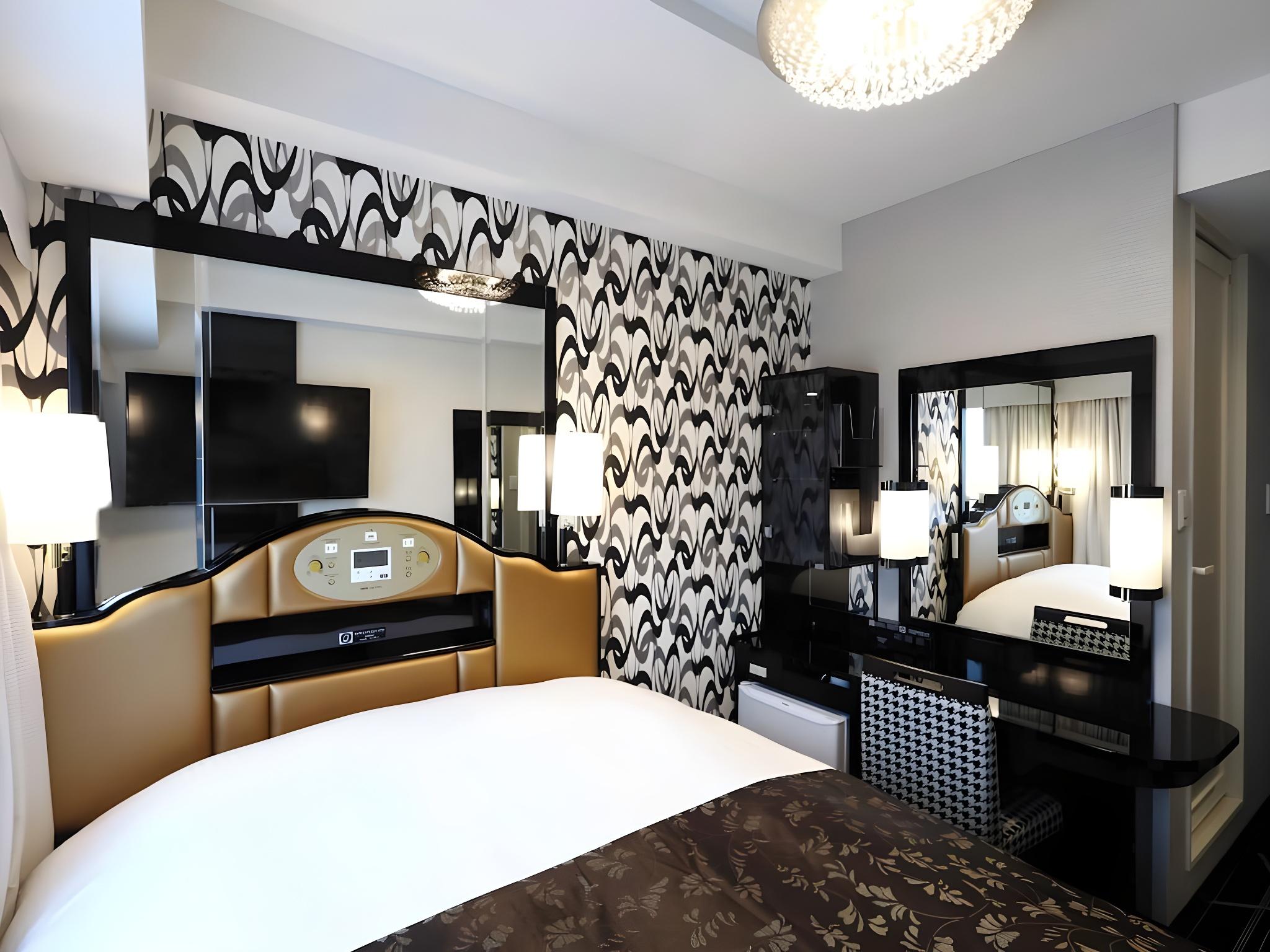 Superior, King Bed, West Wing