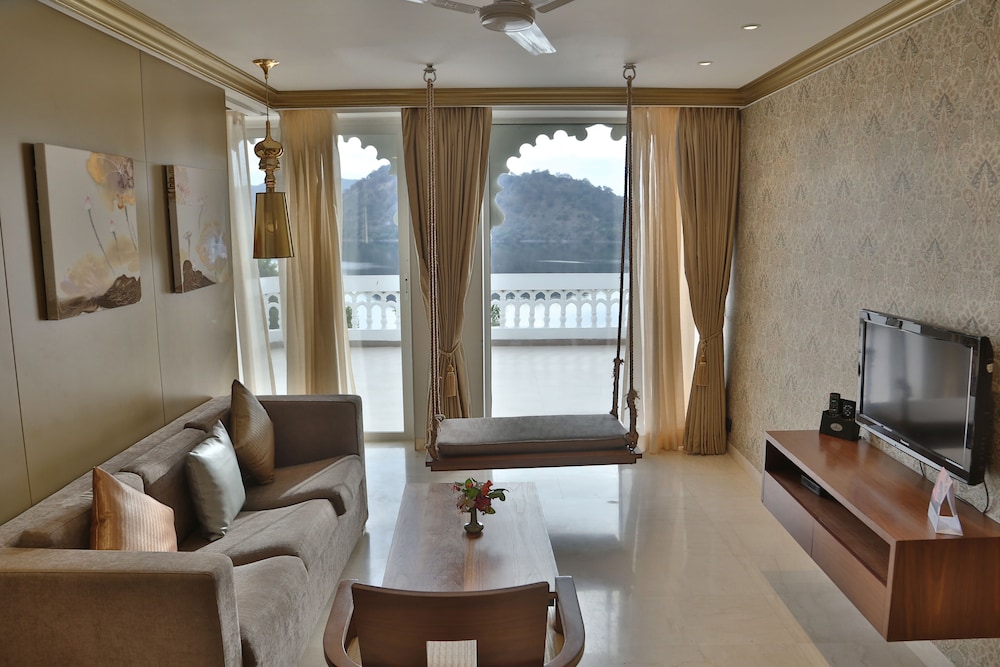 JAISAMAND ISLAND RESORT 31/67