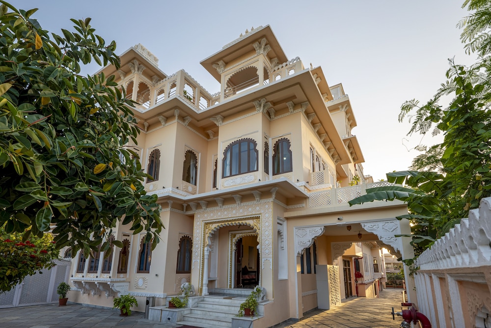 Sterling Jaisinghgarh Udaipur 3/39