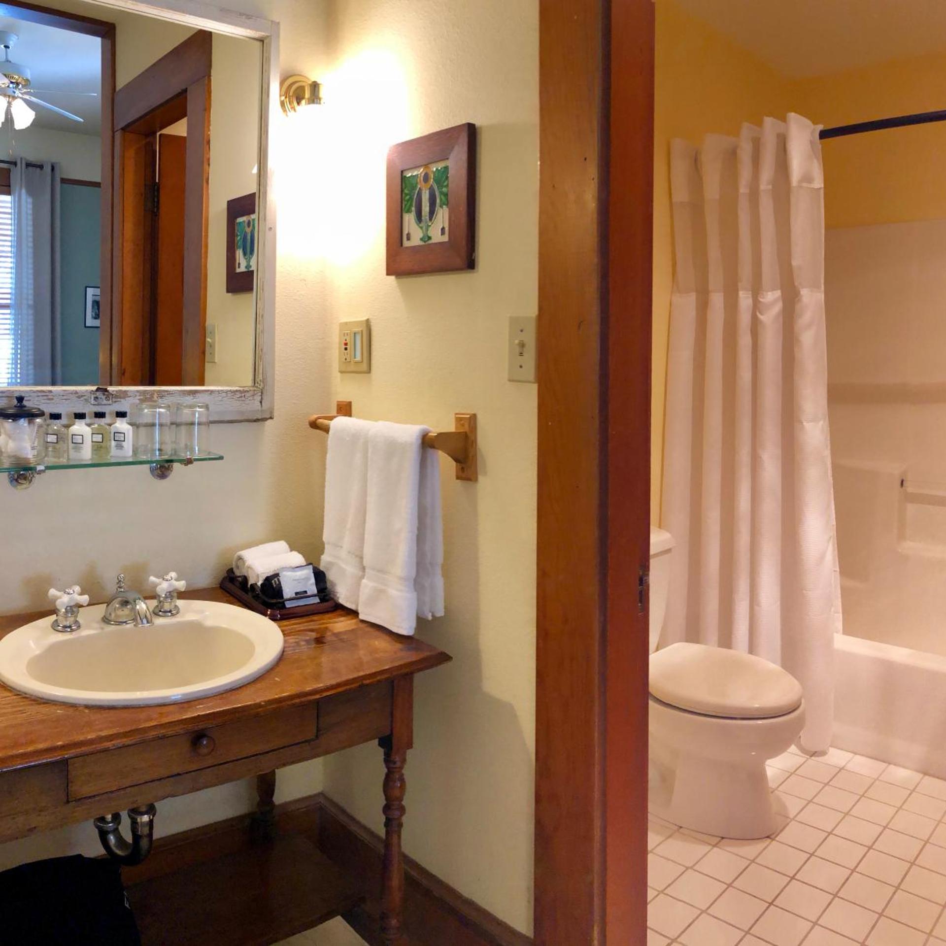 McCloud Hotel 47/50