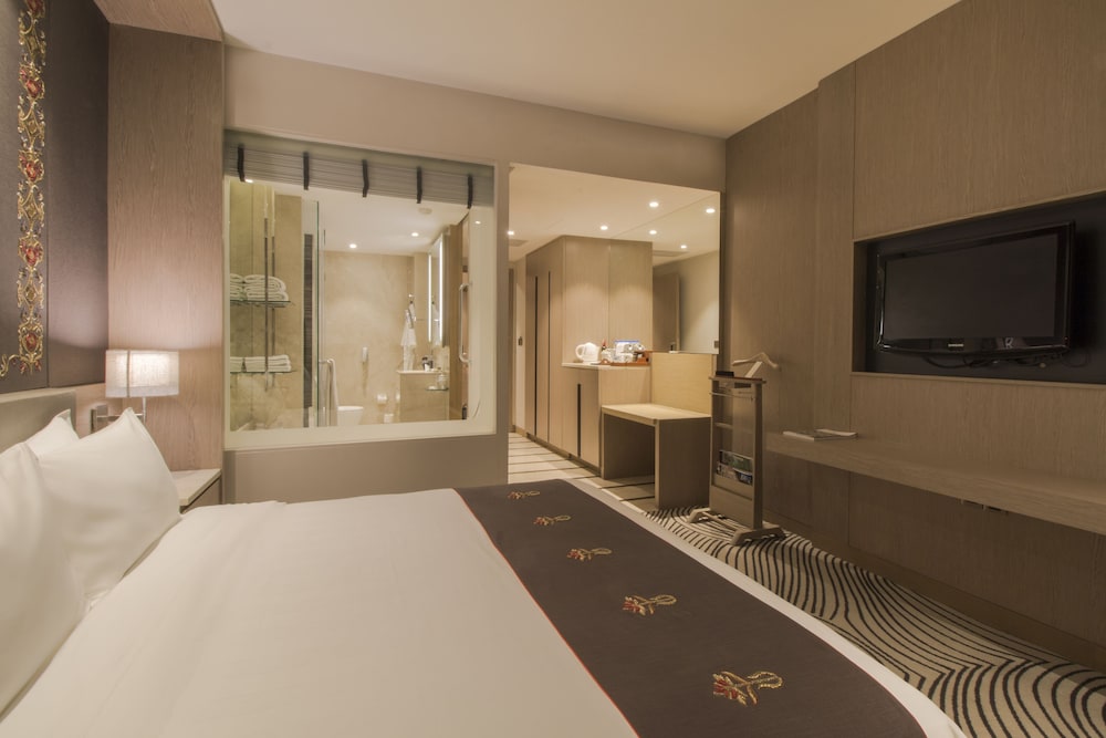 Sheraton New Delhi 8/40