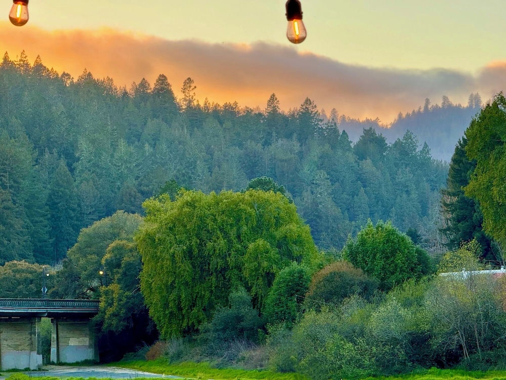 Highland Dell Lodge 33/36
