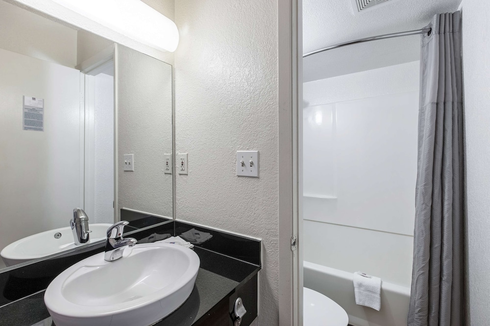 غرفة ديلوكس بسرير كوين، Motel6 Council Bluffs, IA - Omaha East 5/6