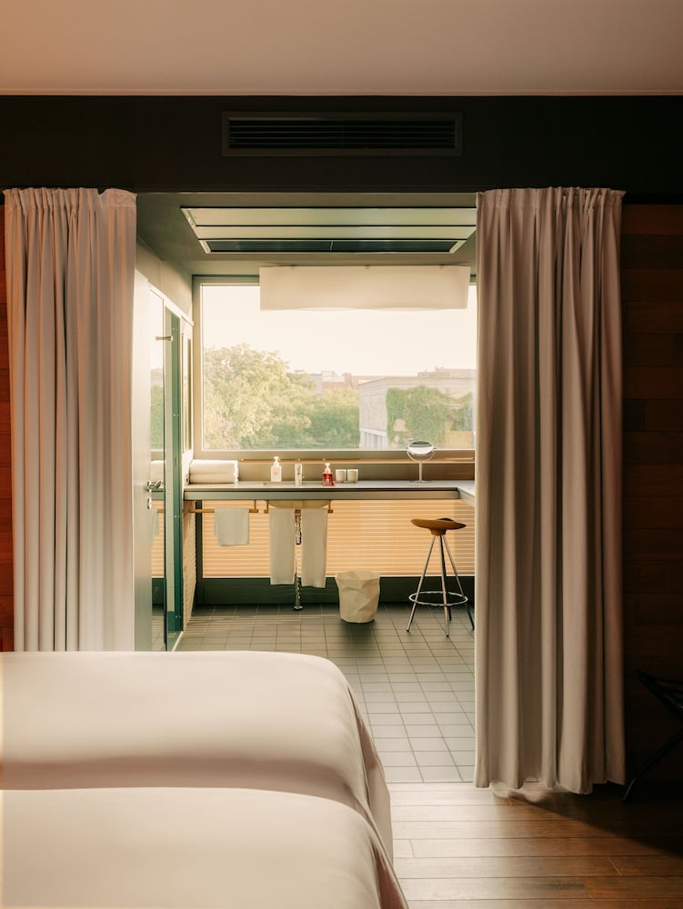CAMPER, TWIN BEDS