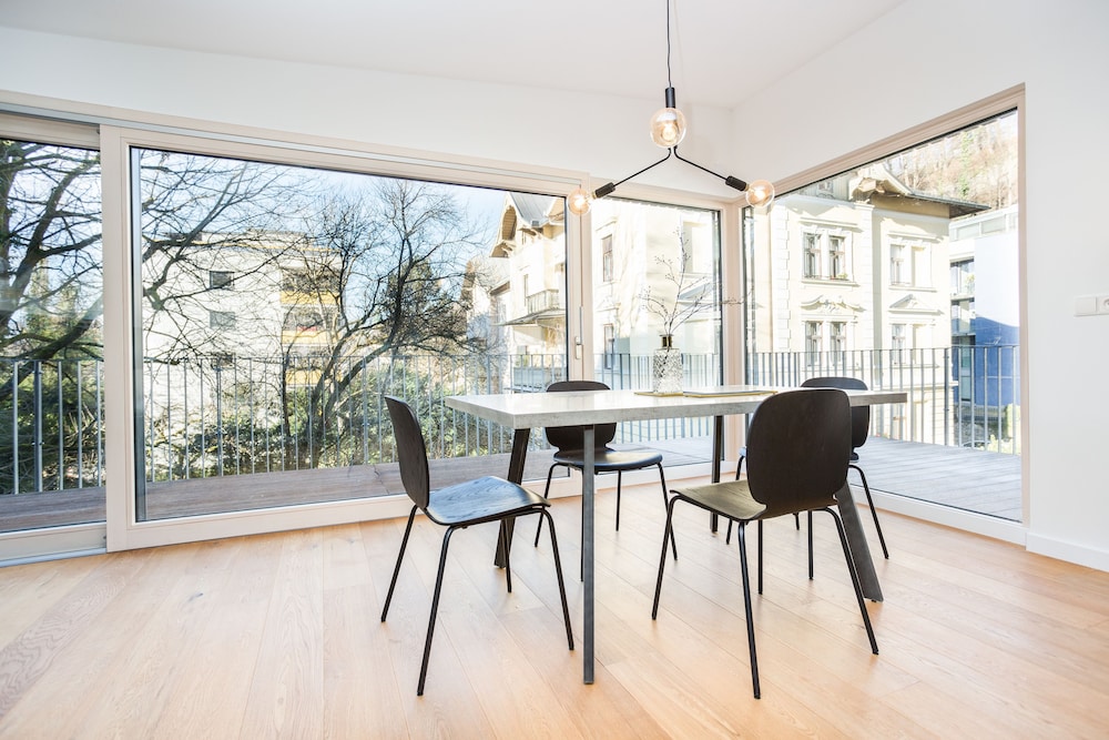 Room 4 Apartments 28/50