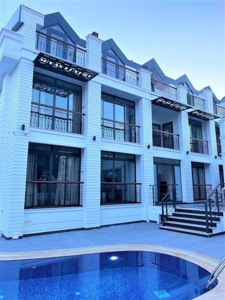 MIYAS LUXURY HOTEL 2/23