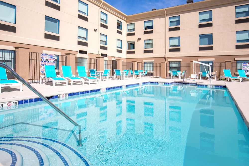 Holiday Inn Express & Suites PAHRUMP 6/61