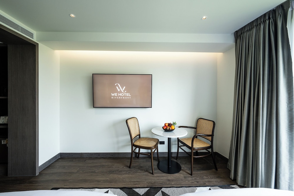 We Hotel Riverfront Bangkok 34/44