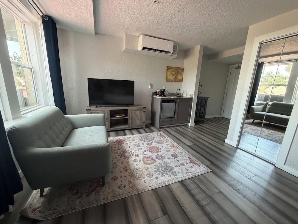Artisan Downtown 67/80