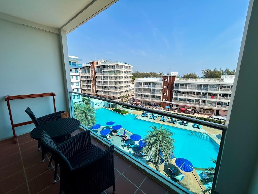 Grandblue Resort 31/70