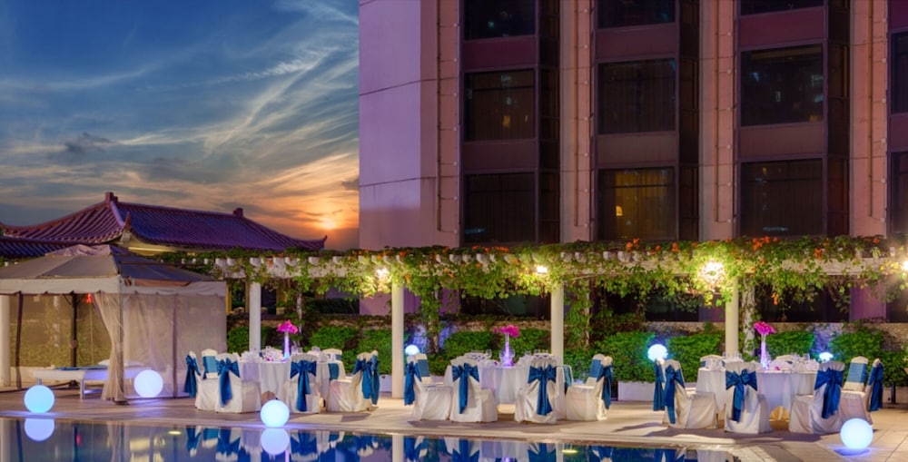 Shangri-La Shenzhen 4/50
