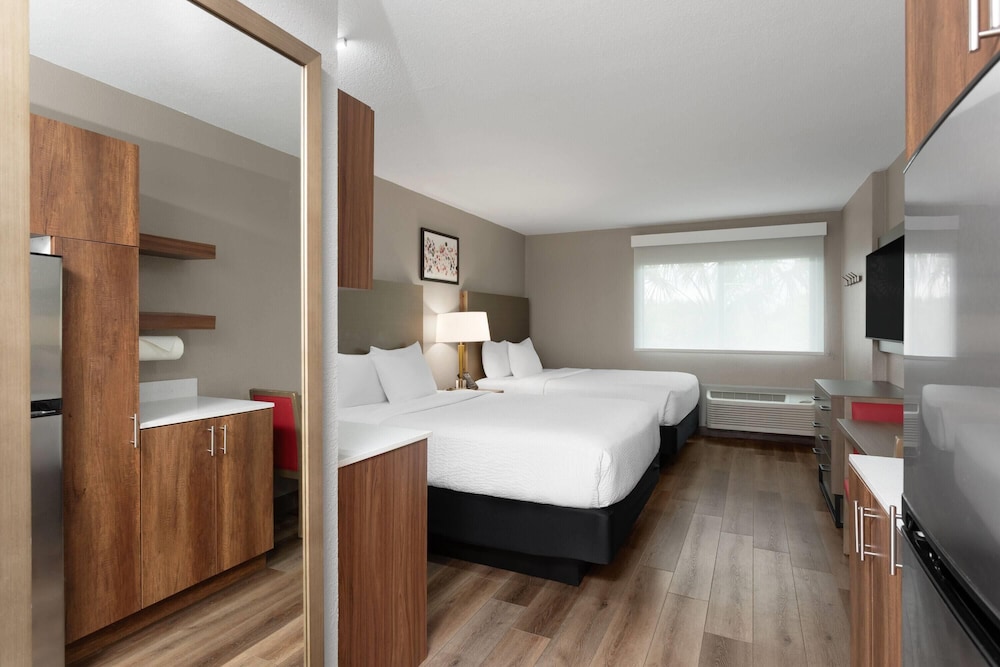 Hawthorn Extended Stay by Wyndham Ft Lauderdale Cypress Crk 16/46