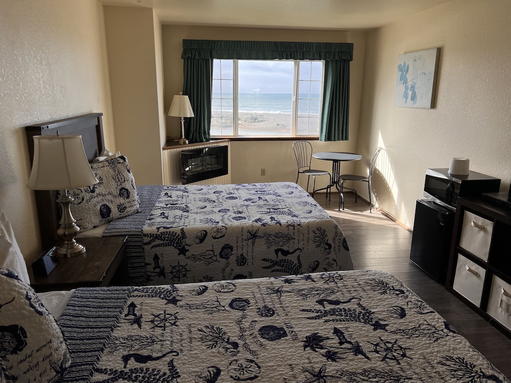 Gualala Country Inn 34/45