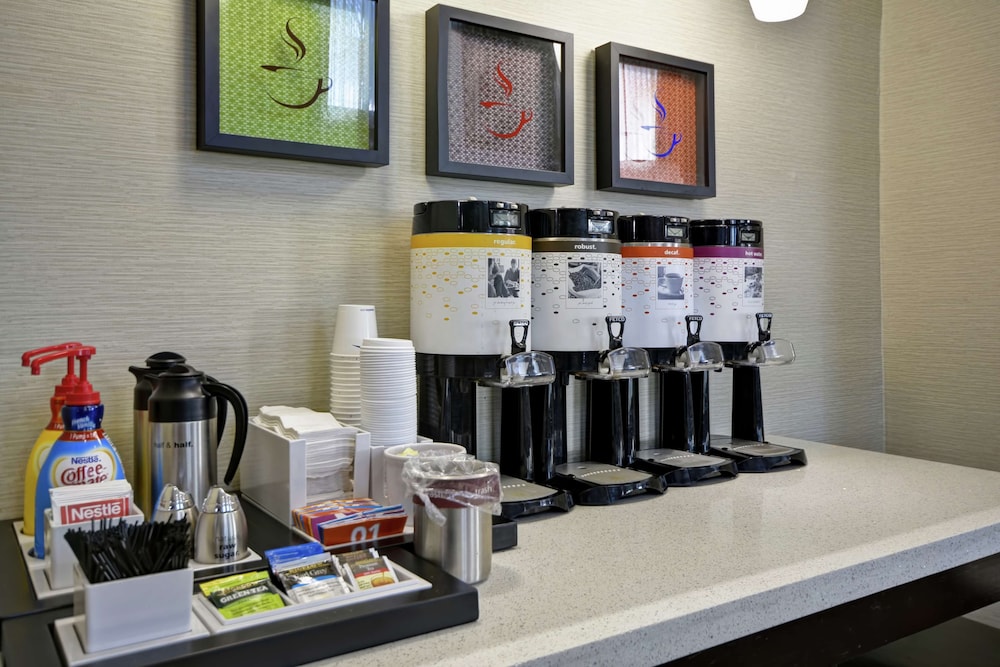 Hampton Inn and Suites Corpus Christi I-37 Navigation Blvd 35/48