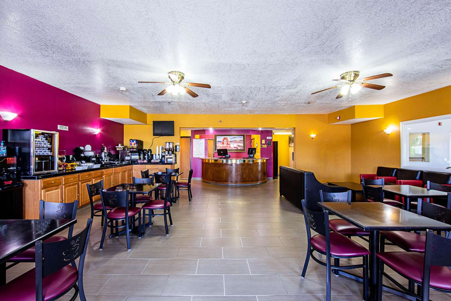 Rodeway Inn & Suites, Montecillo 22/28