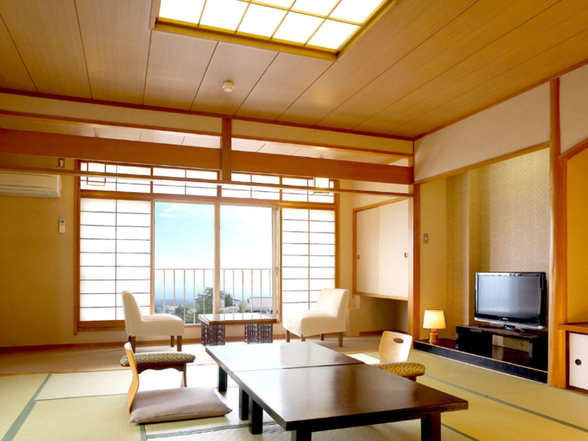Japanese, Tatami, Smoking