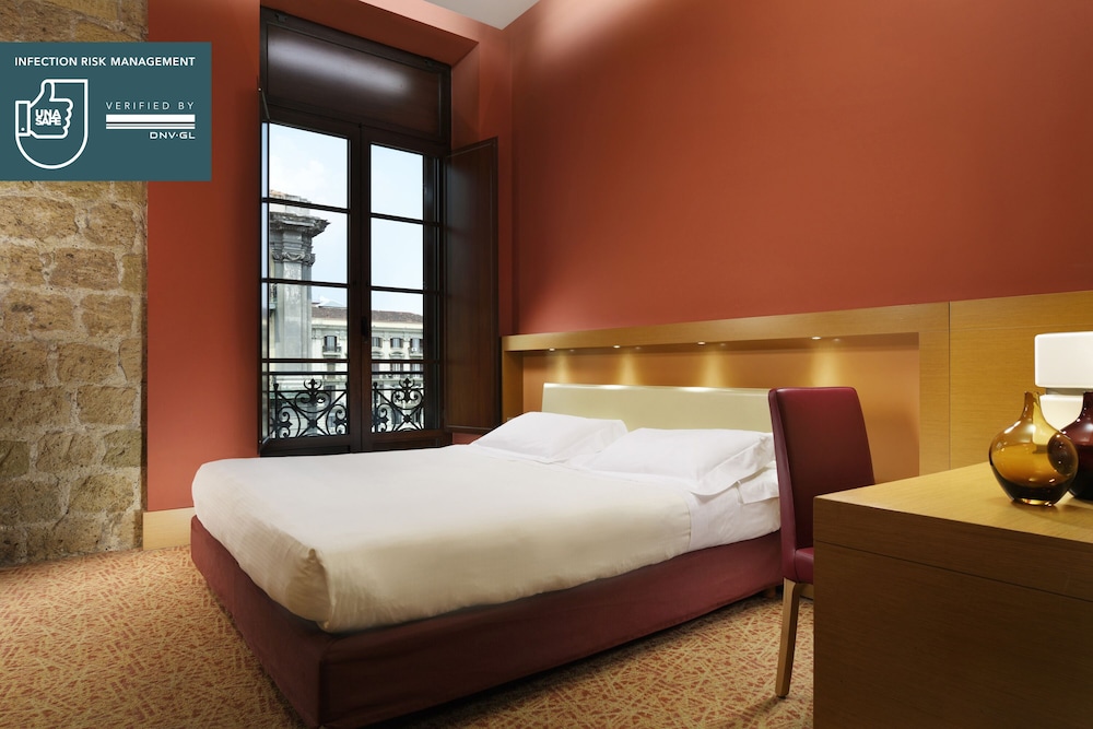 Unahotels Napoli 16/76