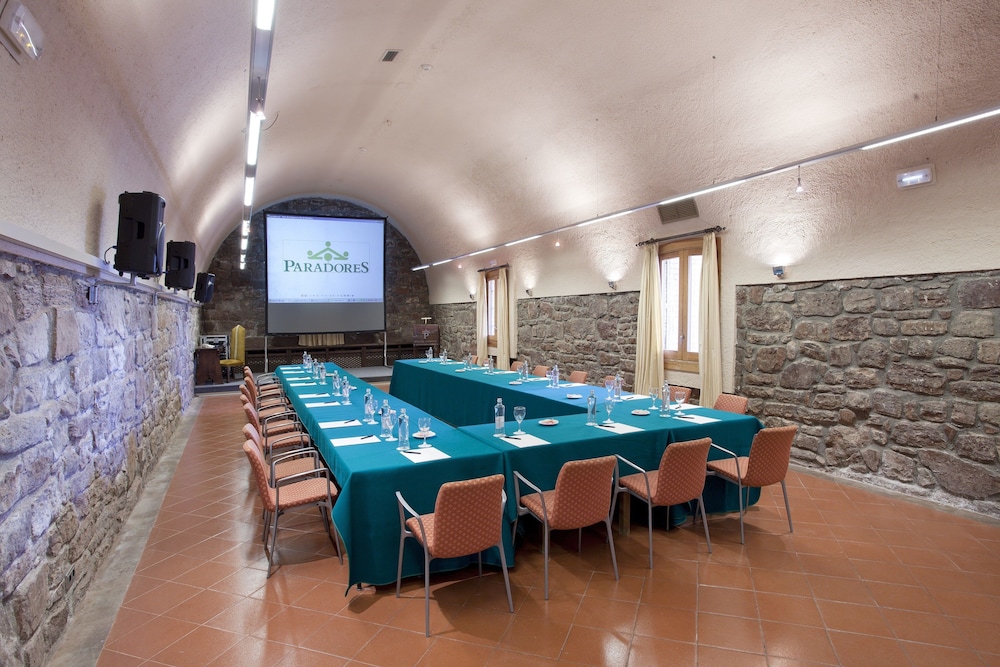 Parador De Cardona 25/32