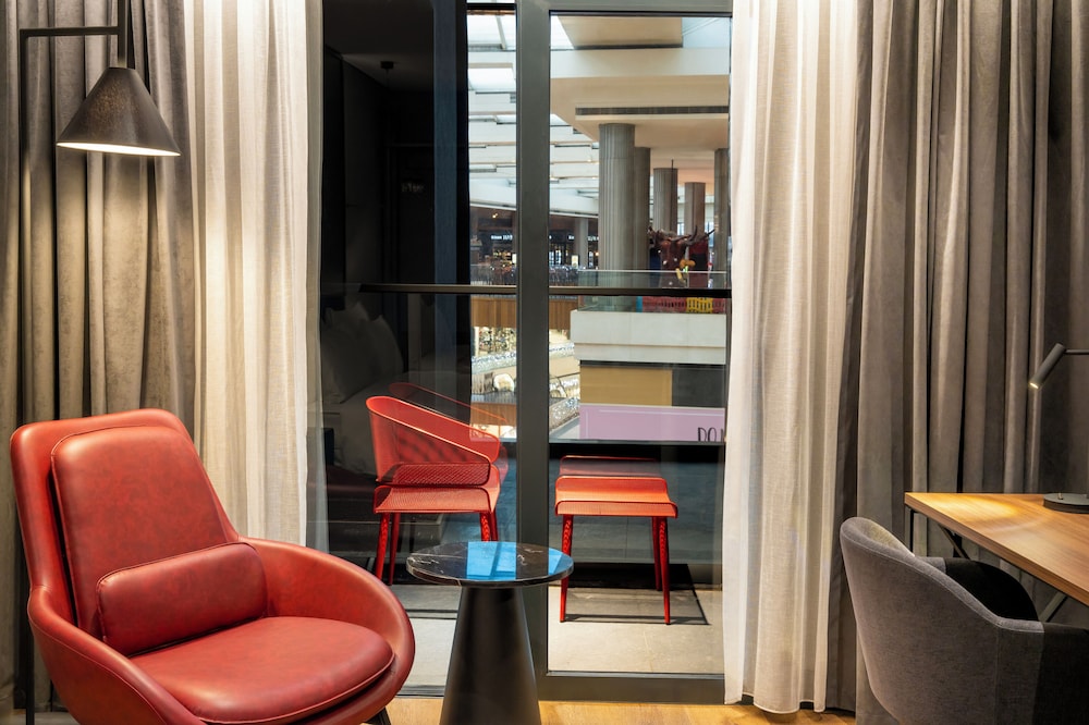 Radisson RED Izmir Point Bornova 38/59