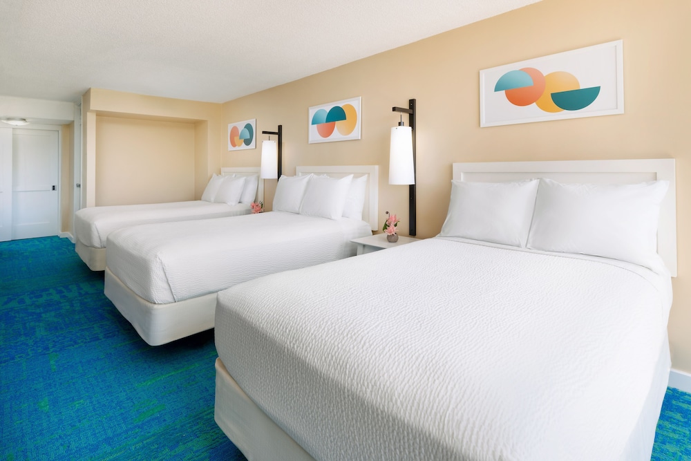 The Twin Fin Hotel 18/65