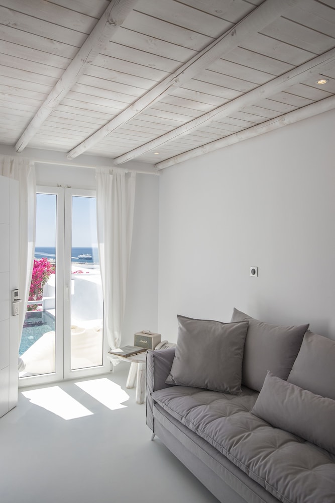 Paros Palace 47/76