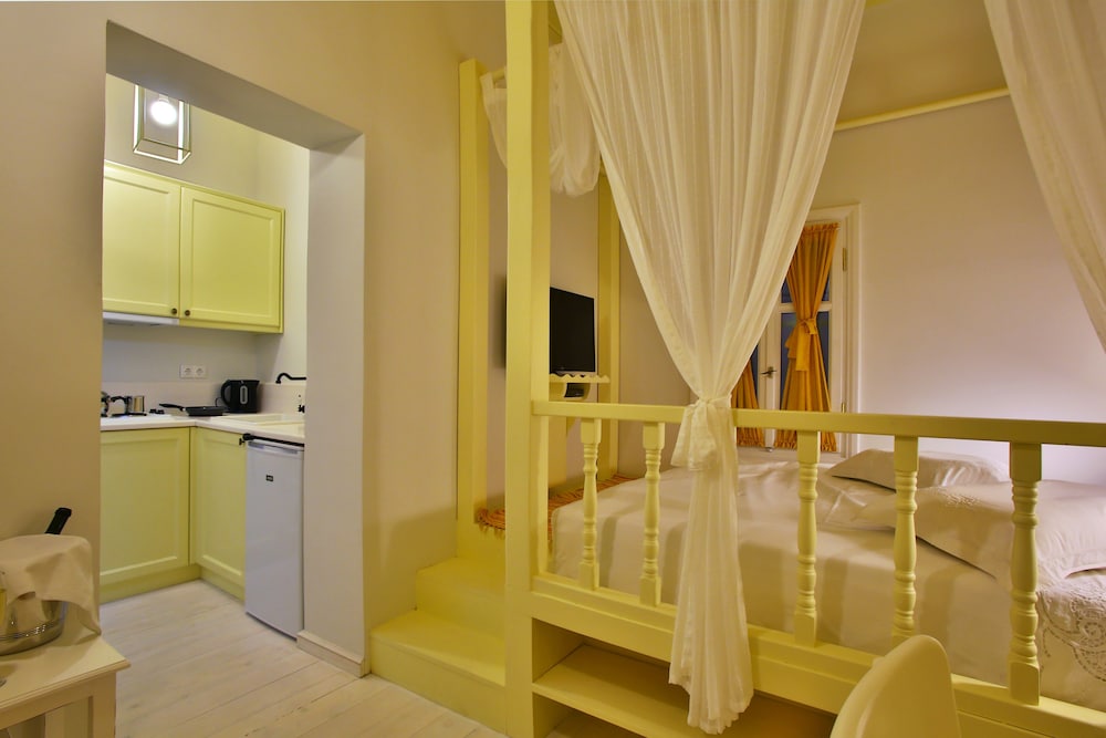 Efchi Suites 1904 39/39