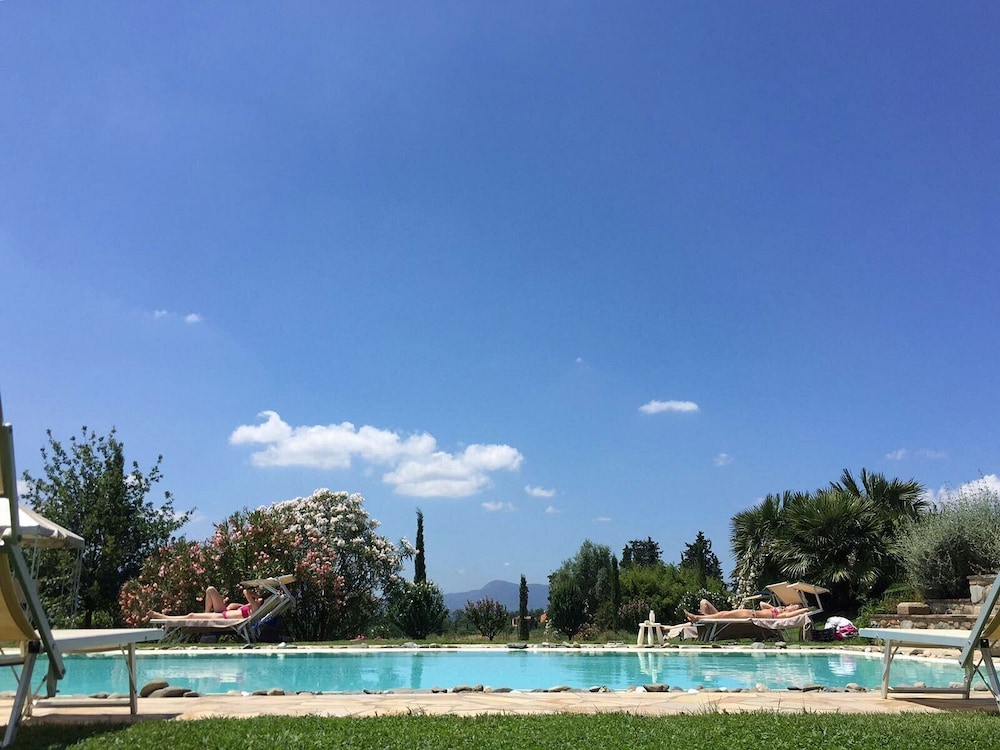 Relais Del Lago 57/61