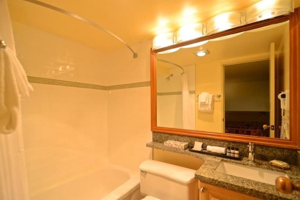 Mountain Side Hotel Whistler By Executive 10/63