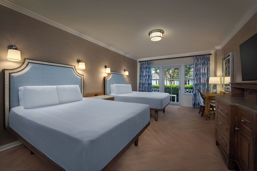 ROOM, 2 QUEEN BEDS, RESORT VIEW, ACCESSIBLE