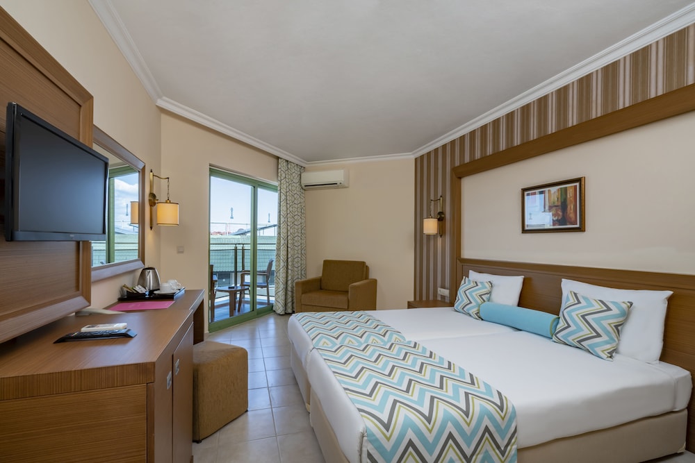 Hotel Iz Flower Side Beach 10/50