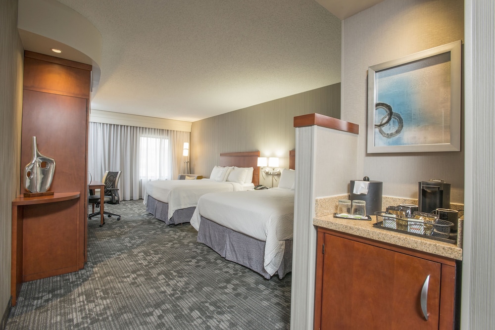 Courtyard By Marriott Cincinnati North At Union Centre 21/50