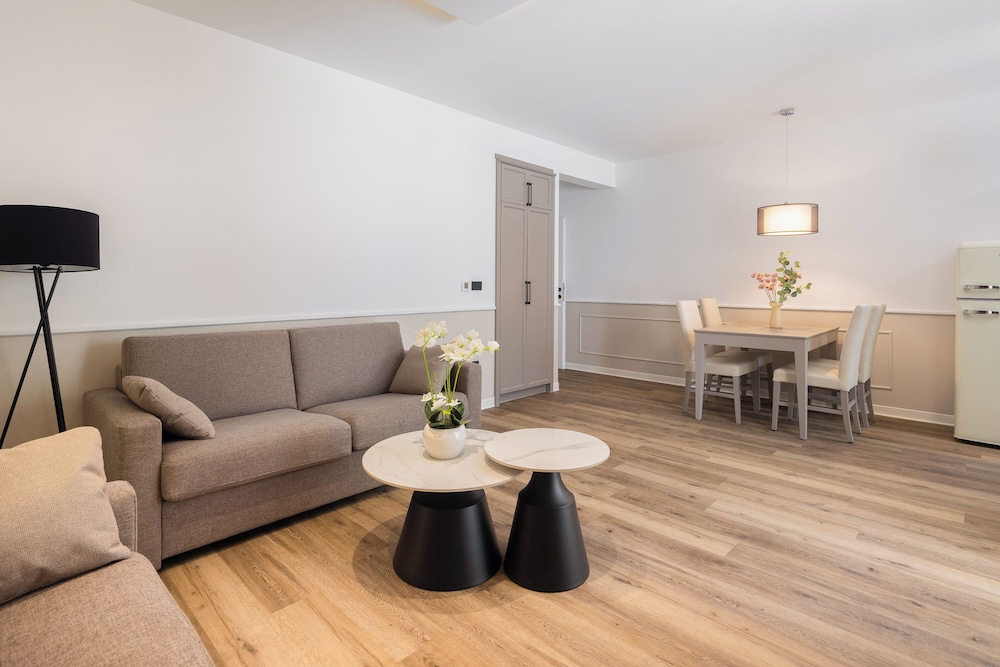 APARTHOTEL TAMARIS 44/74