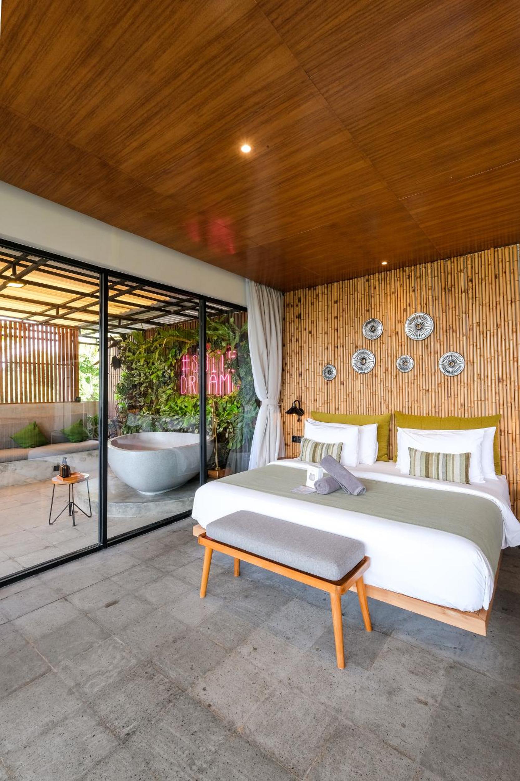 Luxury, King Bed, Ocean Front