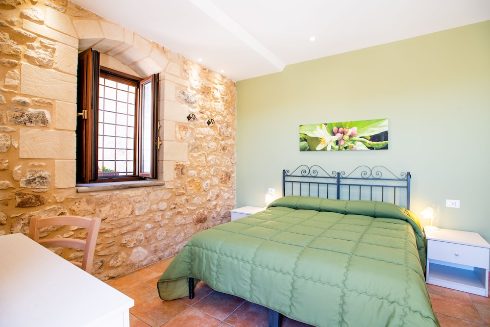 Borgo Monachella 7/50