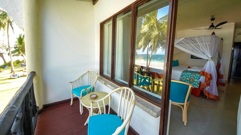 Papillon Lagoon Reef Hotel 38/61
