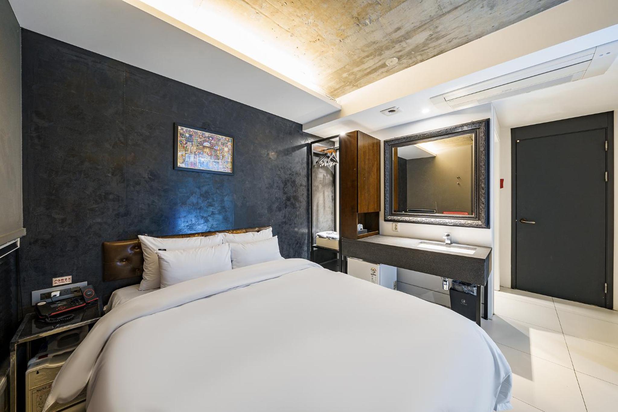 DELUXE, TWIN BEDS