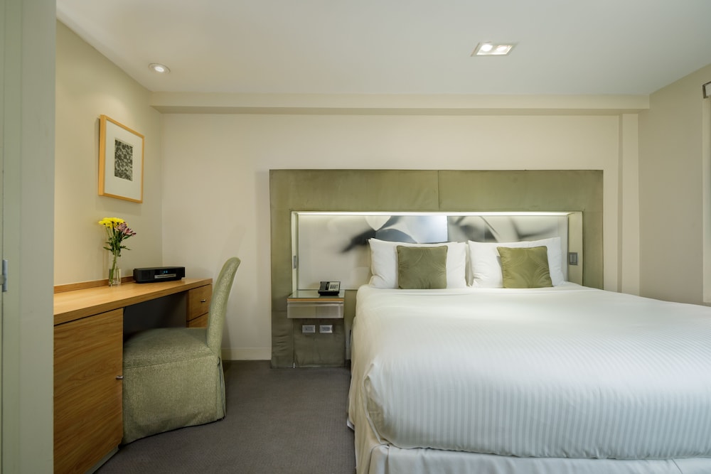 The Shoreham Hotel 4/25