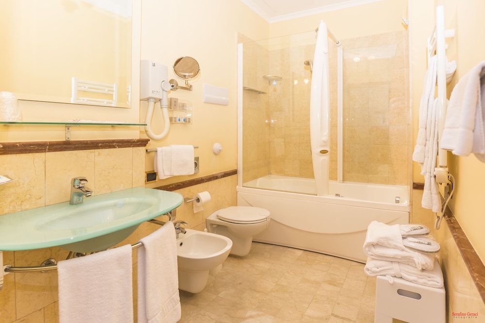 Hotel Giardino Inglese 44/44