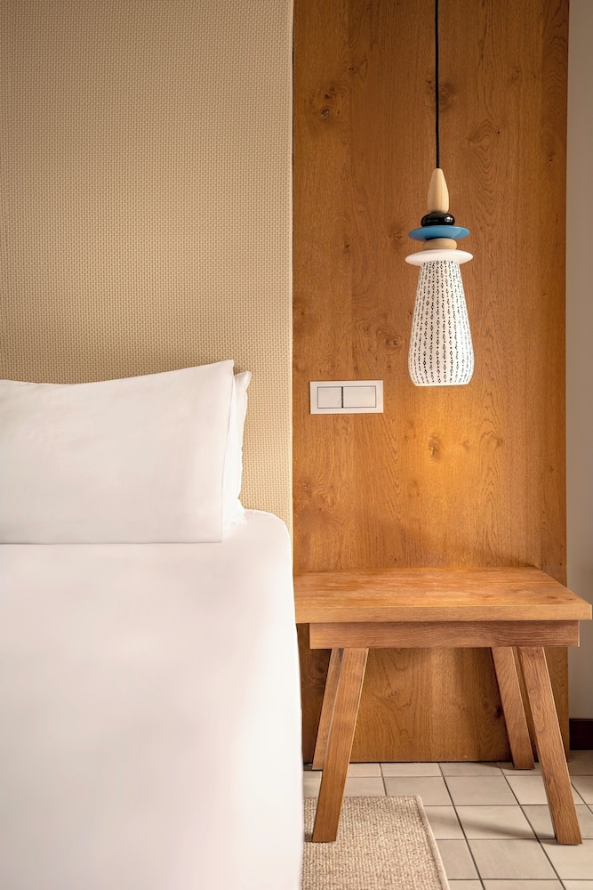 Kube St Tropez Hotel 10/74