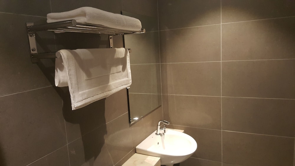 9 Square Hotel - Sri Kembangan 10/38