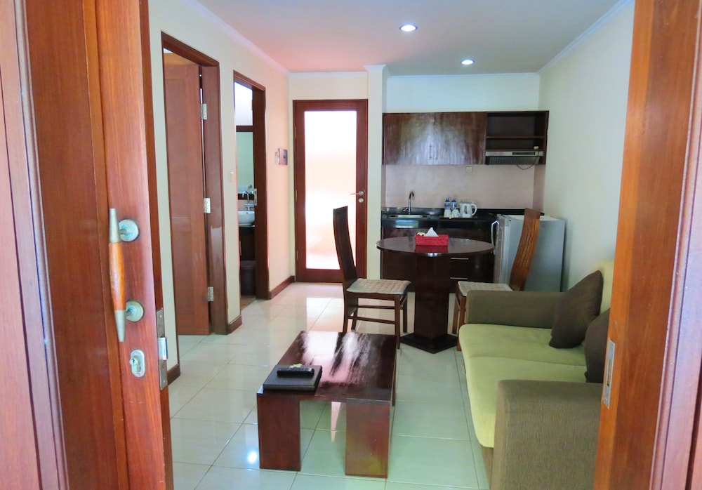 Sekuta Condo Suites 40/60