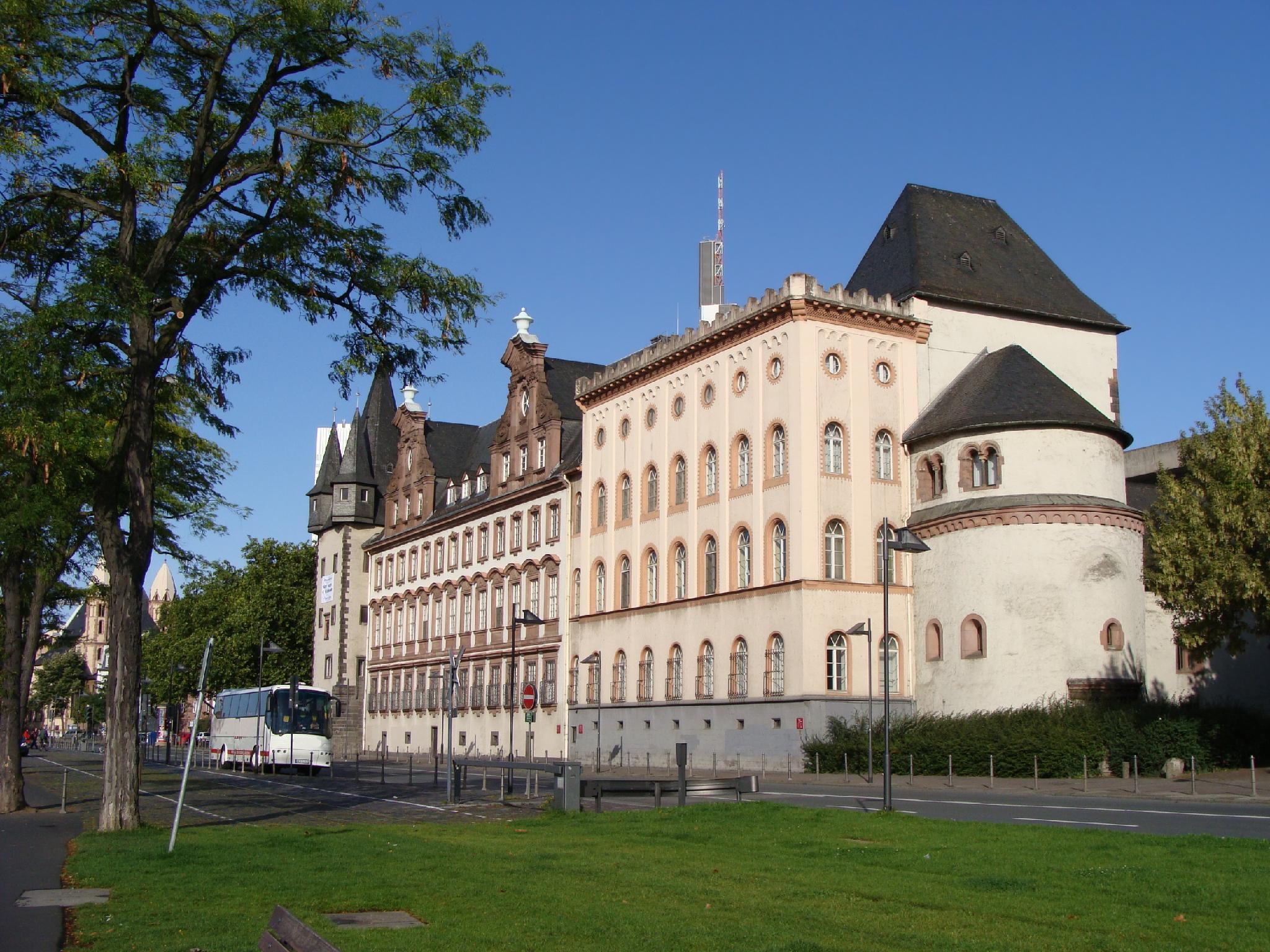 Hotel am Berg 2/17