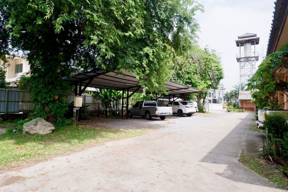 Palm Chalet Resort 34/50