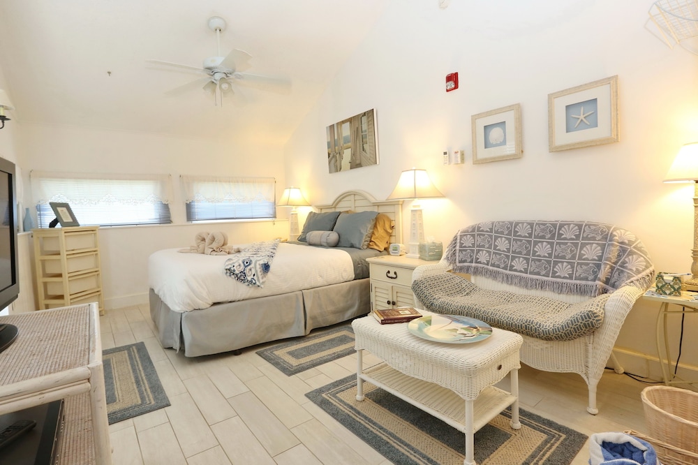 Beachfront Bed & Breakfast 19/46