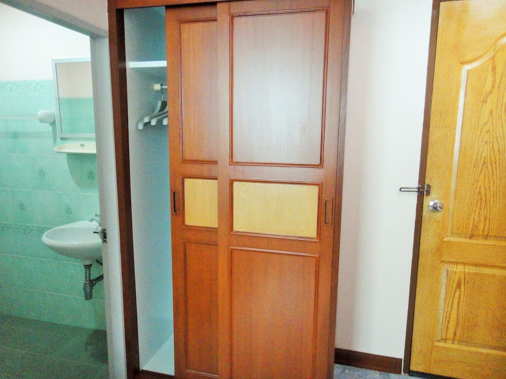 Thepparat Lodge Krabi 50/50