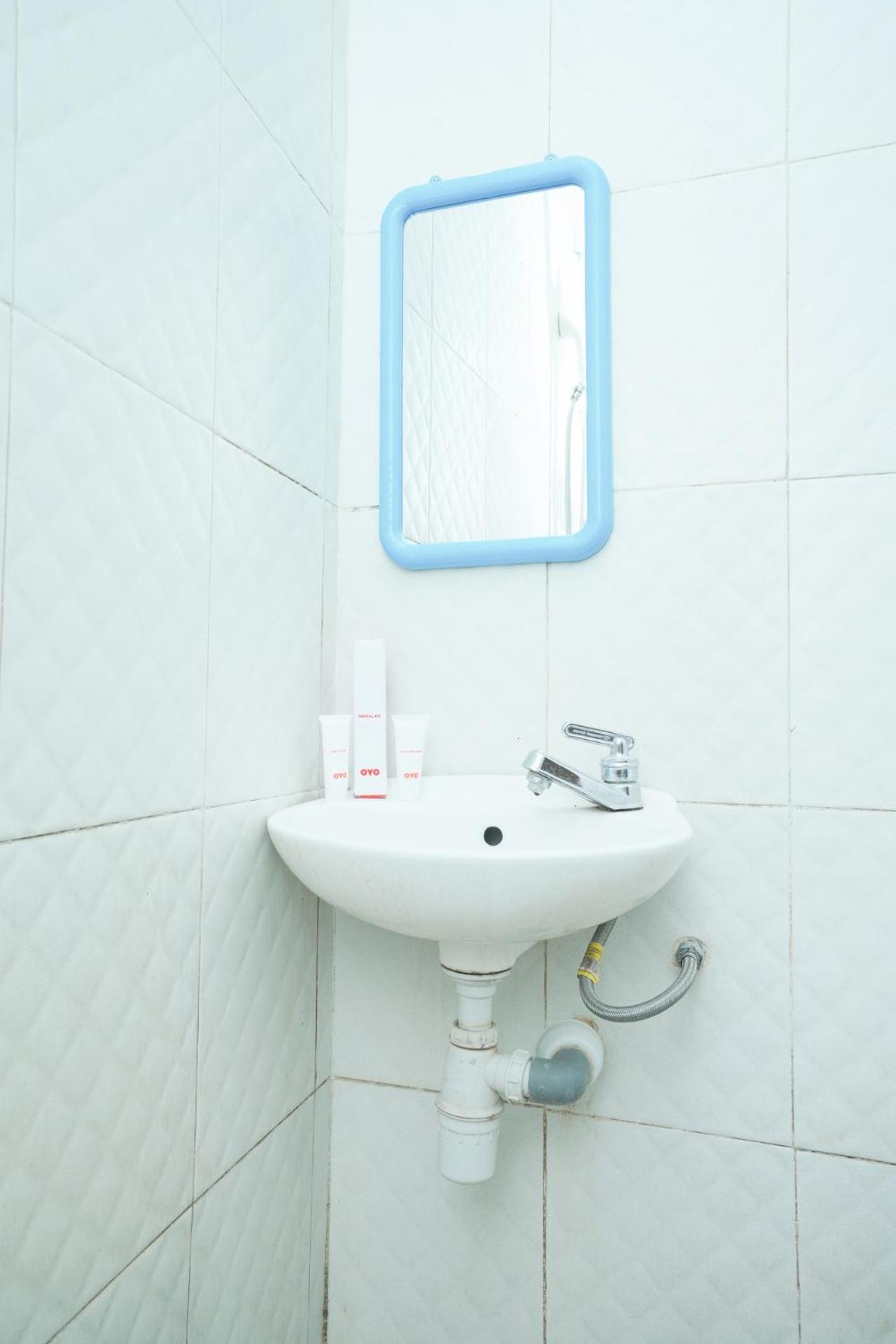 OYO 1239 Mojokerto Classic Homestay 33/41