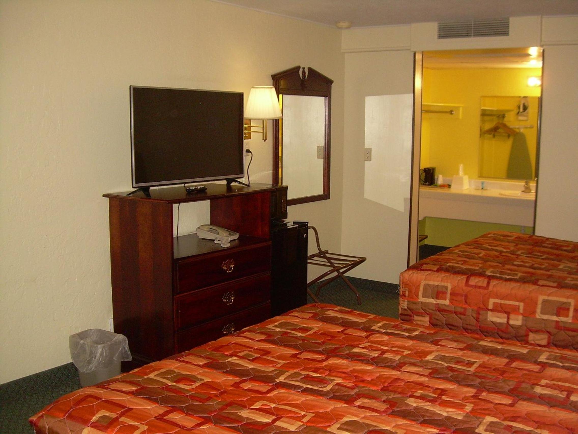 83 Motel 19/28