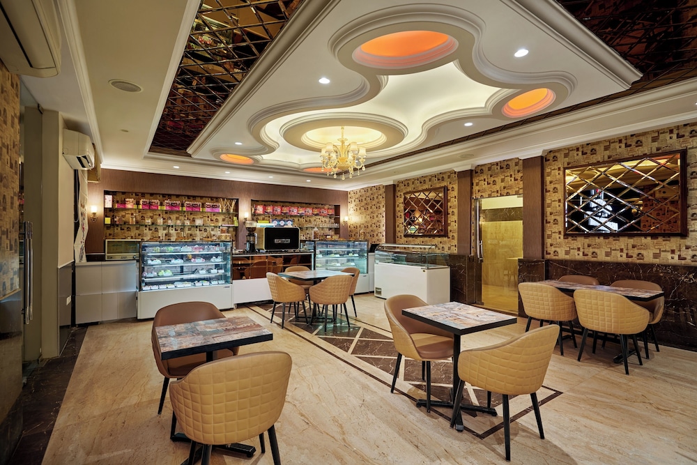 Royal Kingdom Resort 28/42