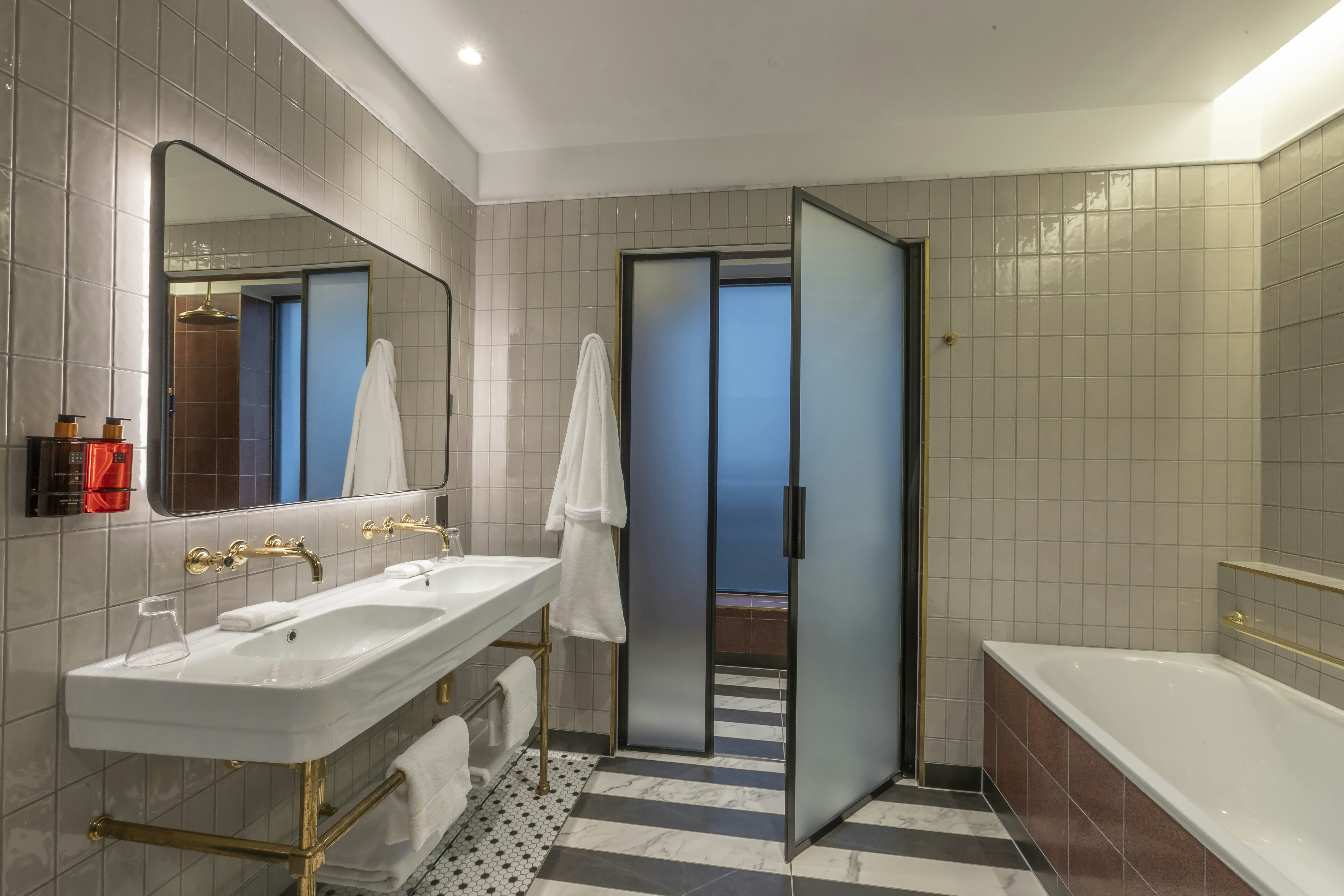 Clayton Hotel City of London 29/30