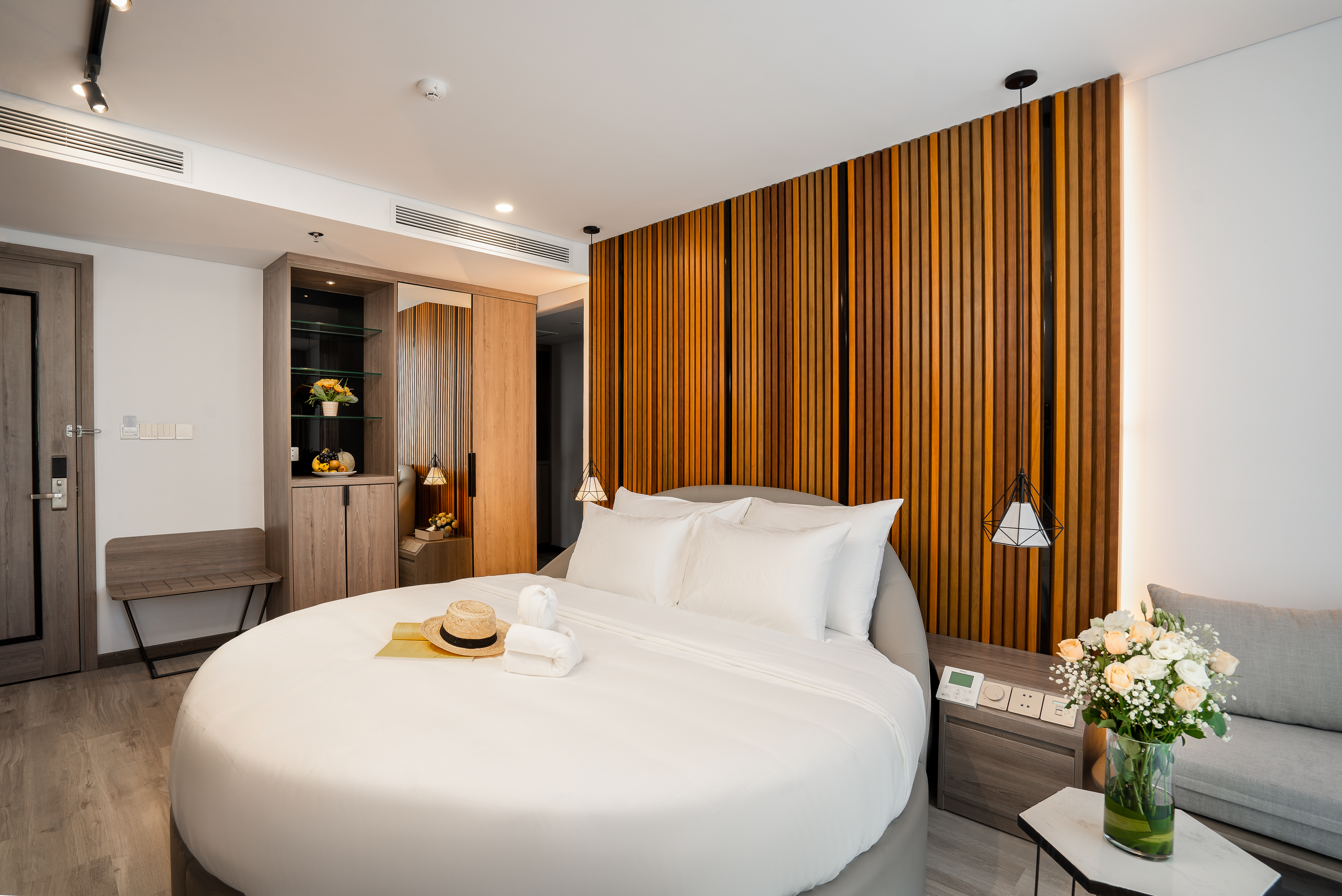 Deluxe, River Front, Balcony